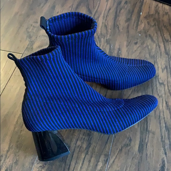 Zara Shoes - Zara block heel knit booties